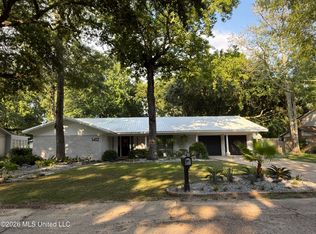 1412 Oldfield Dr, Gautier, MS 39553