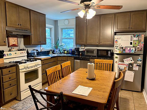3rd image of 2816 Wisner Blvd