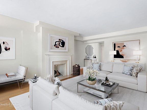 3rd image of 40 W 55th St APT 9A