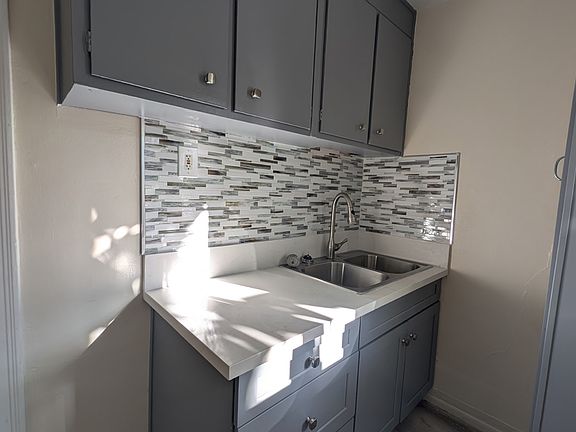 5th image of 7510 Norton Ave