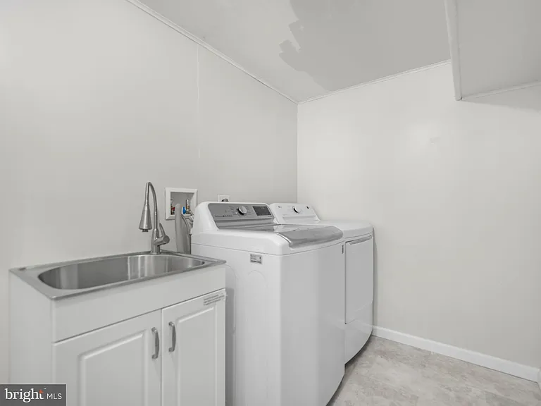 14204 Woodcrest Dr — Photo 37
