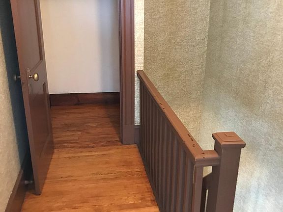 2nd image of 30 Katherine St Floor 2