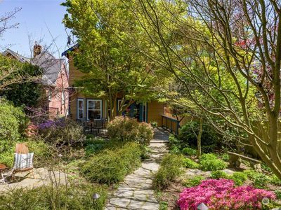 8217 Ashworth Avenue N, Seattle, WA, 98103