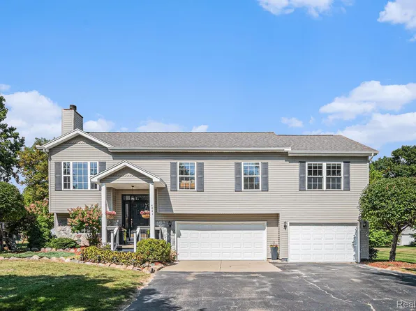 4041 Deer Run Trl, Holly, MI 48442