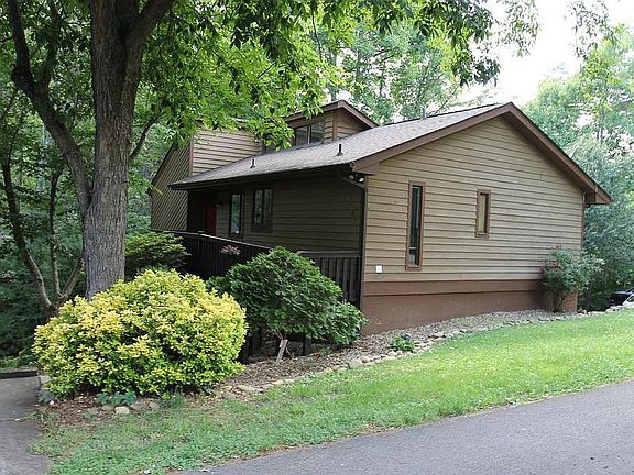 2nd image of 7325 Wildwood Ct