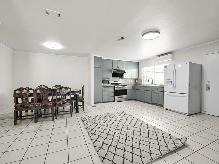 8523 Jasper St — Photo 5