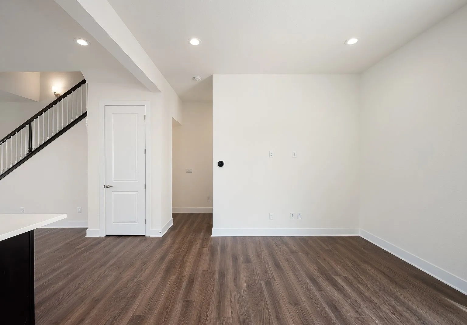 4 bed, 2.5 bath, 1970 sqft, $3,400 — Photo 4