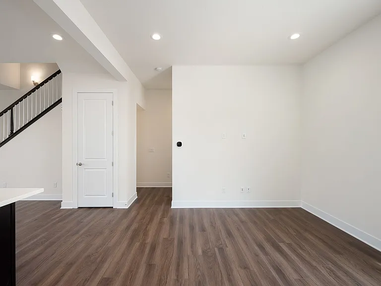 5112 Ward Rd — Photo 4