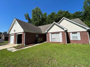 288 Acorn Dr, Columbus, MS 39705