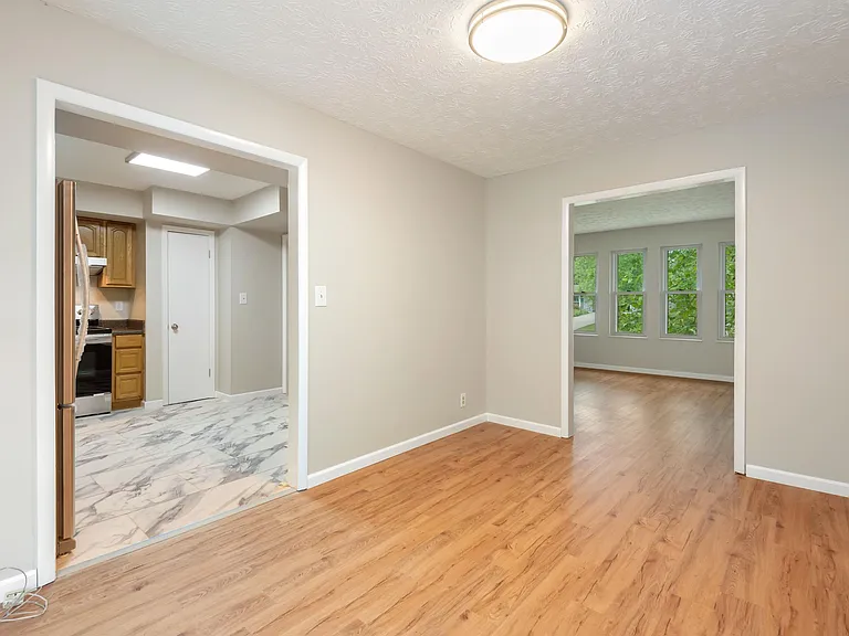 1908 Plumb Creek Cir — Photo 7