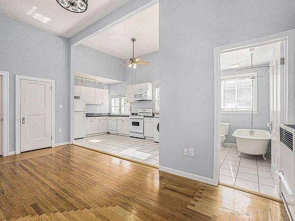 4th image of 2100 Pacific Ave APT B