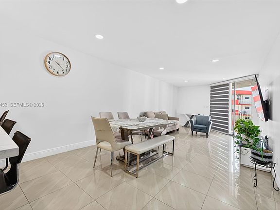 5th image of 1750 W 46th St APT 412