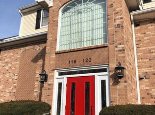 2726 Hollywood Ter UNIT 120B, Louisville, KY 40206