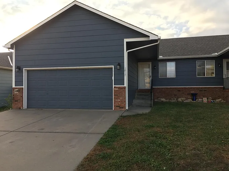 1017 Cedar Point Cir — Photo 10