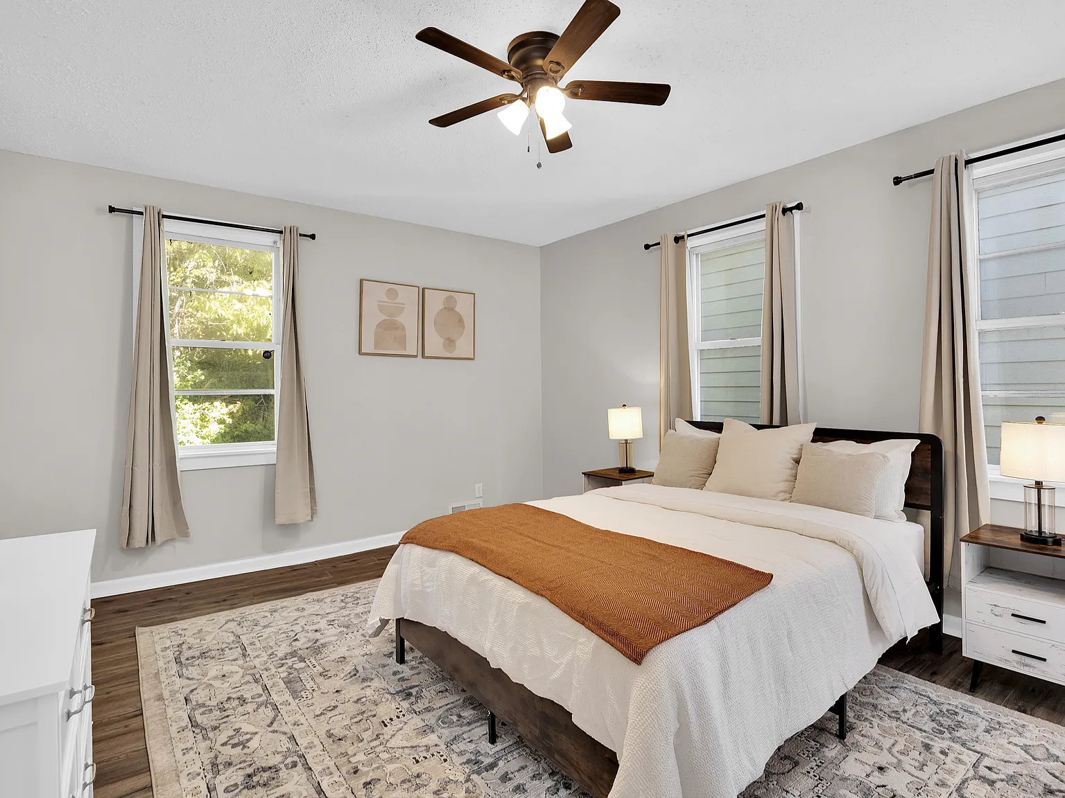 2 bed, 1.5 bath, 1374 sqft, $2,950 — Photo 4