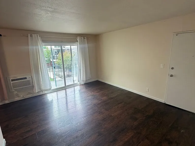 1835 Robin Ln #11 — Photo 2