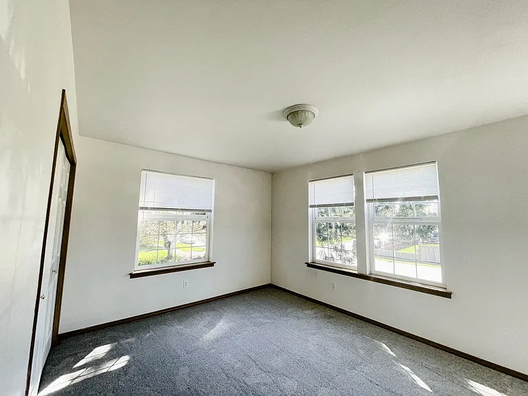 1427 Virginia Ave — Photo 15