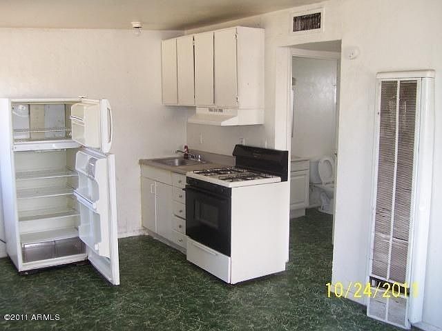 2nd image of 2841 W Melvin St #5-8