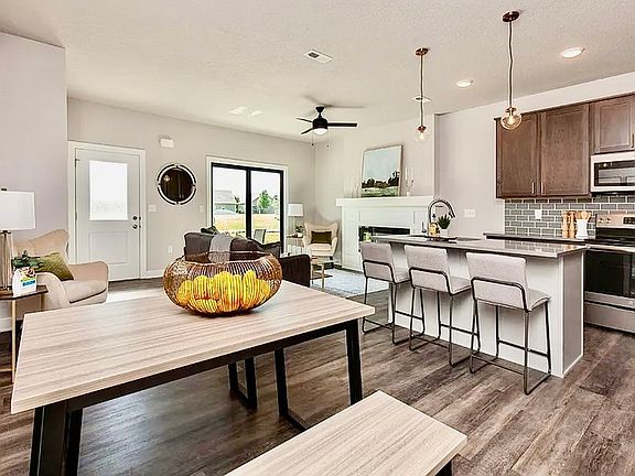 4th image of 3652 NE Marissa Ln