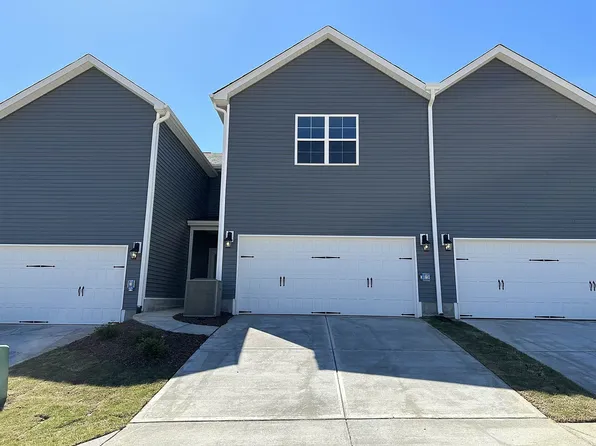 729 Andrade Dr, Fuquay Varina, NC 27526