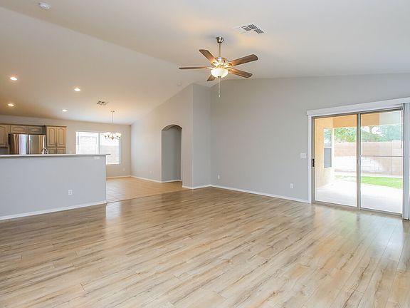 5th image of 453 W Dexter Way