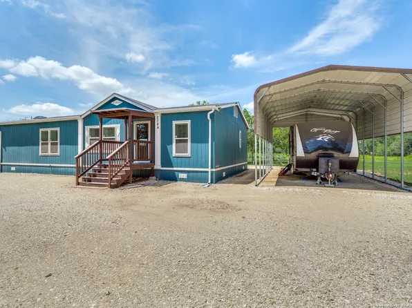 2084 W DITTO RD, Poteet, TX 78065