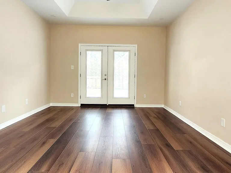 3829 Versailles Ct — Photo 9