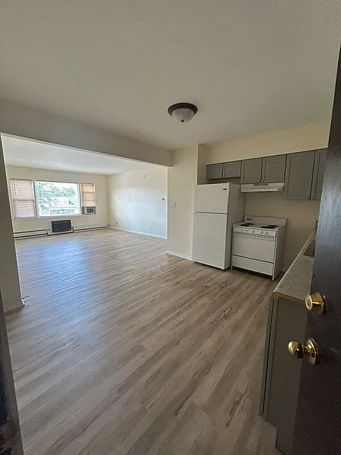 2 bed, 900 sqft, $1,500 — Photo 2