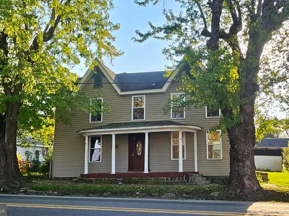 104 E Main St, Hedgesville, WV 25427