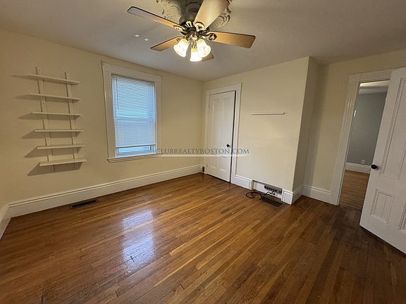 3rd image of 54 Portsmouth St