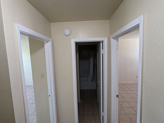 4th image of 4675 Collier Rd Unit 1
