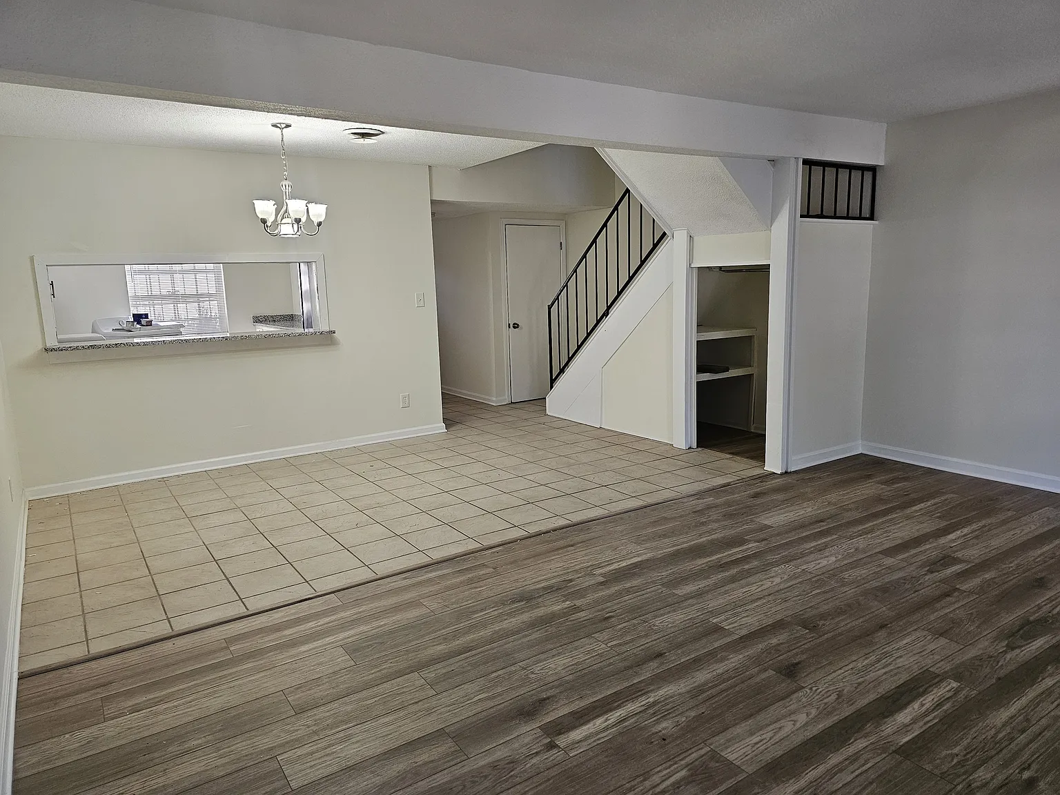 2 bed, 1.5 bath, 1362 sqft, $1,700 — Photo 4