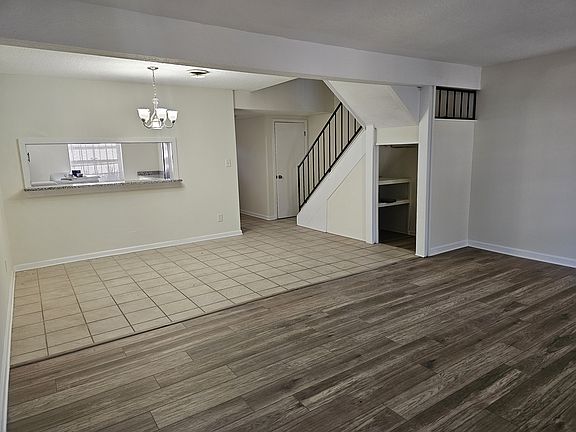 4th image of 373 Oak Tree Sq
