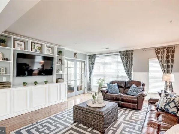 42584 Cardinal Trace Ter, Ashburn, VA 20148