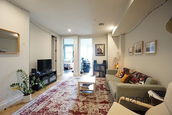 Rented by Rennit Inc. | media 13