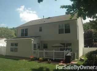 8 Melville Rd, Edison, NJ 08817