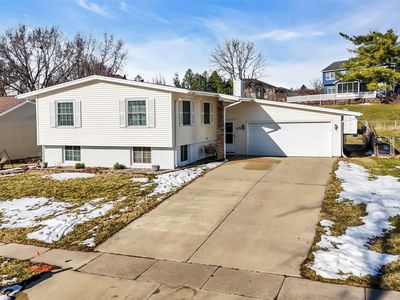 6711 Brentwood Dr NE, Cedar Rapids, IA, 52402