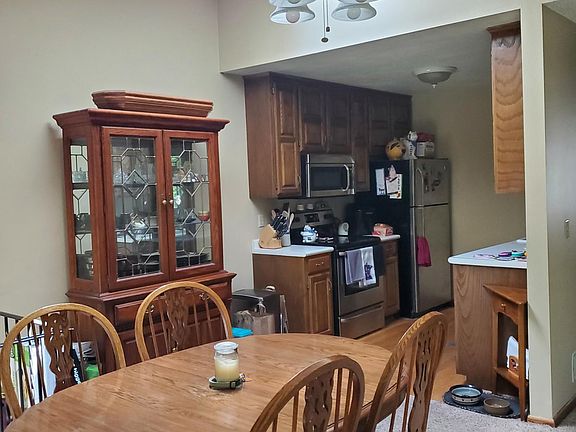 2nd image of 8828 N Maplebrook Ct