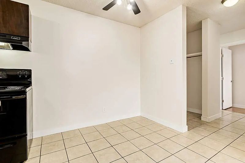 Edmonton Apartment for rent - 2 Bedrooms — photo 26