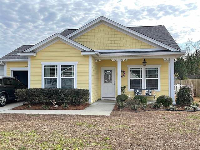 1st image of 152 Carousel Cir