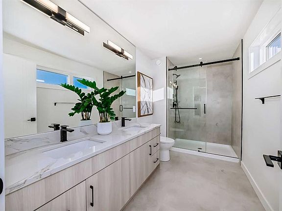 5th image of 3404 E 8th Ave SW #2