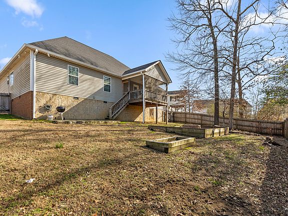 4th image of 25 Carrigan Cir