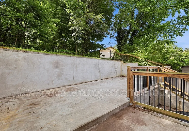 7668 Chatham Cir — Photo 31