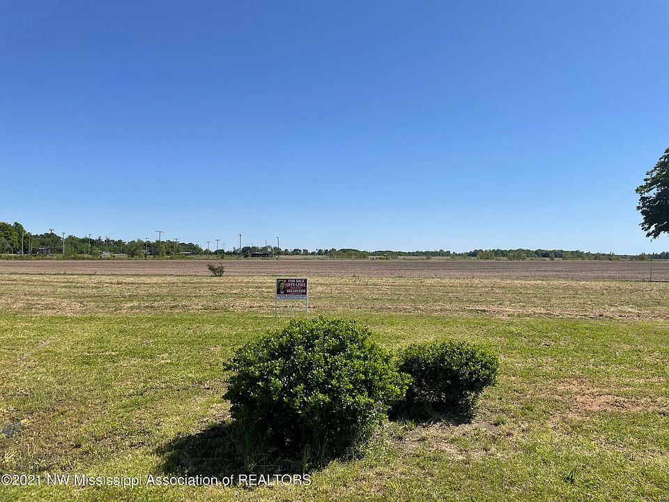 2nd image of 898 Nolan Dr