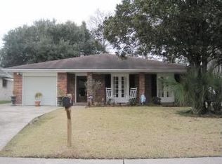 8608 Steamboat Ln, River Ridge, LA 70123