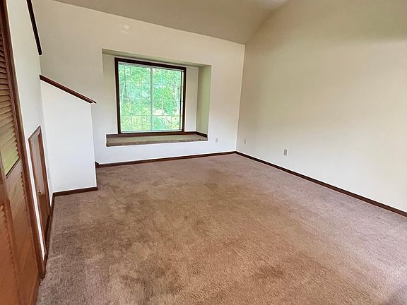 4th image of 2 S Division Ave APT 14