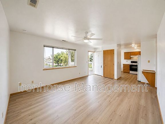 5th image of 8 Michael Grove Ave #10