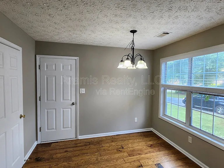 5090 Edinborough Pl — Photo 4