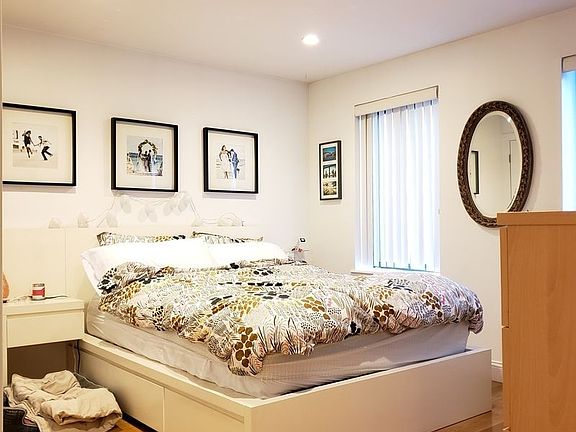 4th image of 2627 30th St APT 3F