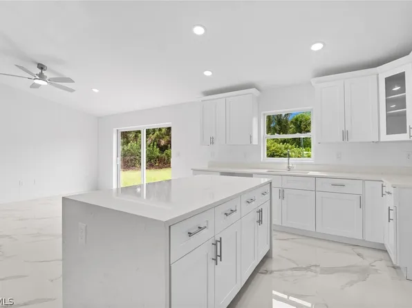 814 Milano Ave S, Lehigh Acres, FL 33974